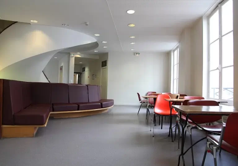 Bayswater College Paris 2 1 768x534