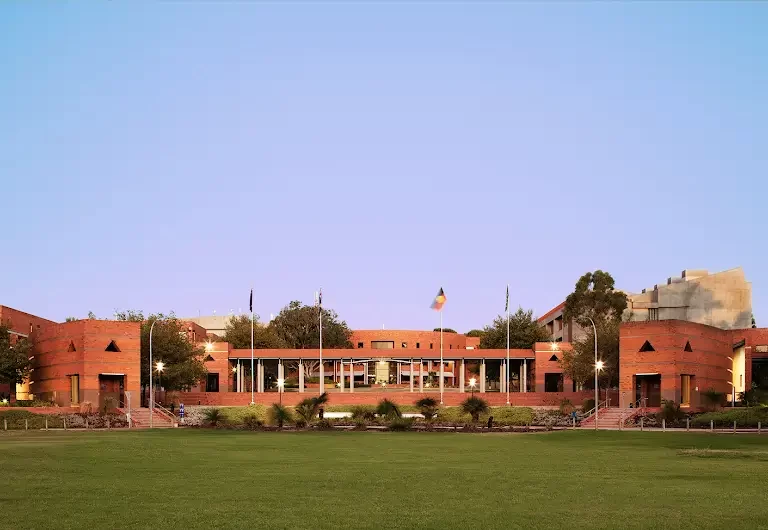 Curtin University Perth 1 2 768x530