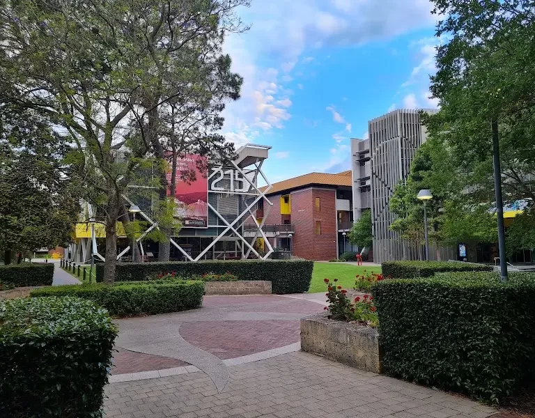 Curtin University Perth 3 2 768x600