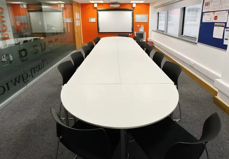 EC English Schools Brighton 3 1 768x534