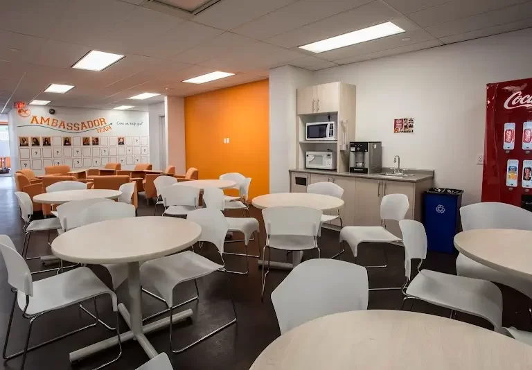 EC English Schools Toronto 1 1 768x534