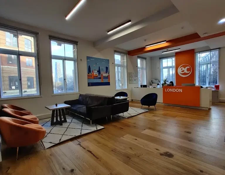 Embassy English London 2 1 768x600