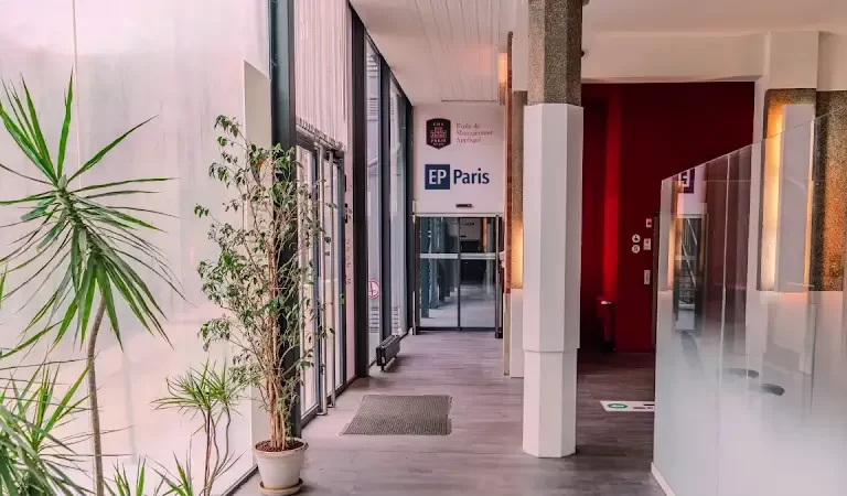 English Path Paris 1 1 768x450