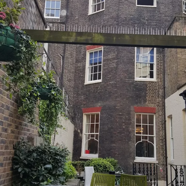 Kaplan London 3 1 768x768