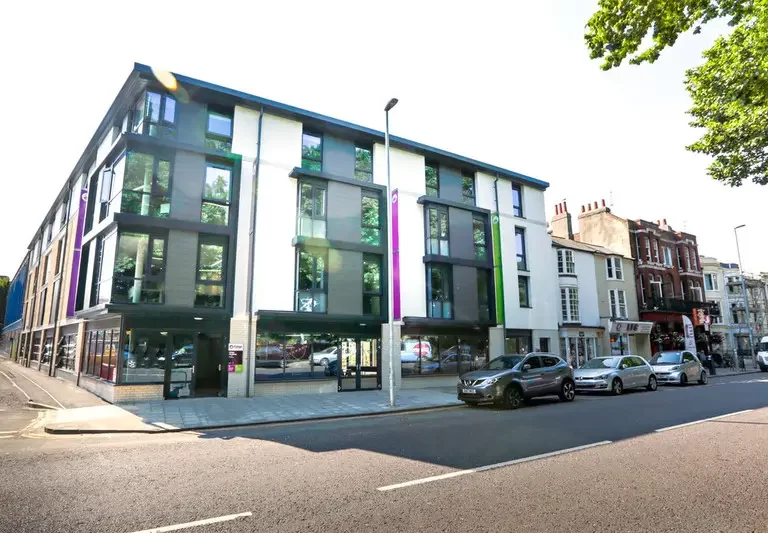 Kings Education Brighton 3 1 768x533