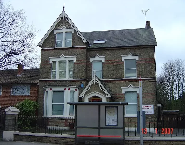 Kings Education London 3 1 768x600