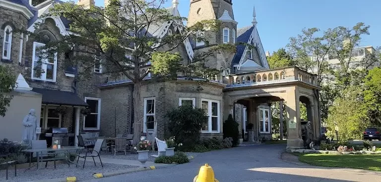 LCI La Salle College Toronto 3 1 768x368