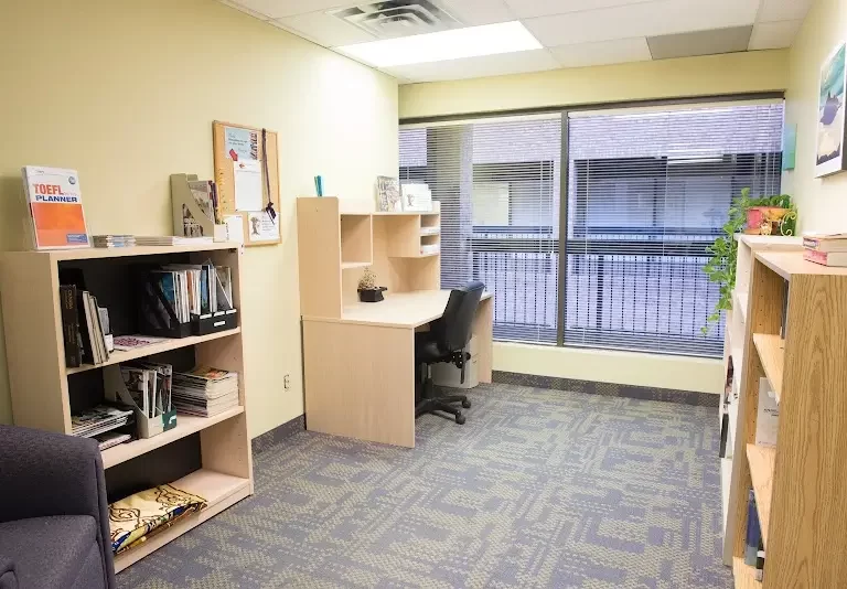 LSI English Schools Toronto 3 1 768x534