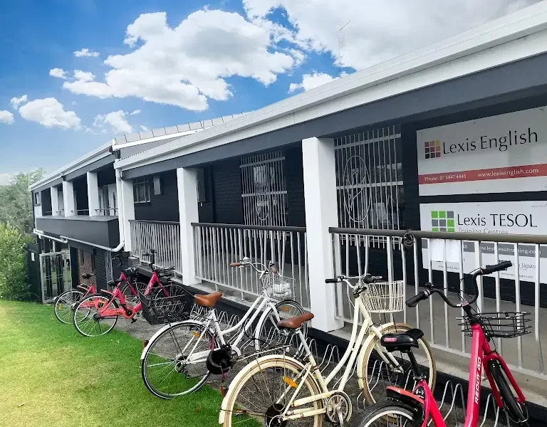 Lexis English Byron Bay 1 1 768x600