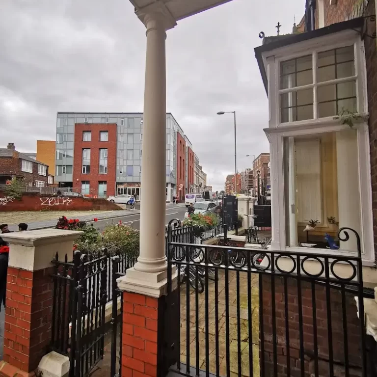 Liverpool School of English Liverpool 3 1 768x768