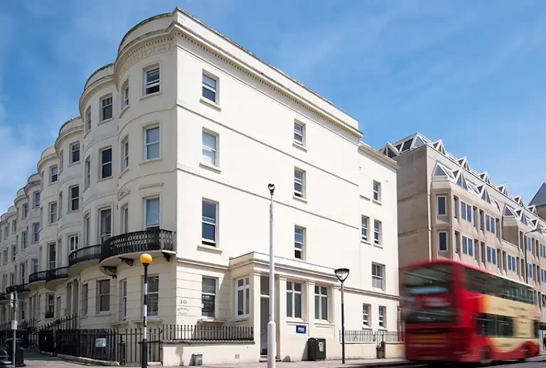 Oxford International Brighton 2 1 768x518