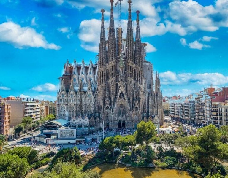 Trabajar y estudiar en España: Opciones y requisitos