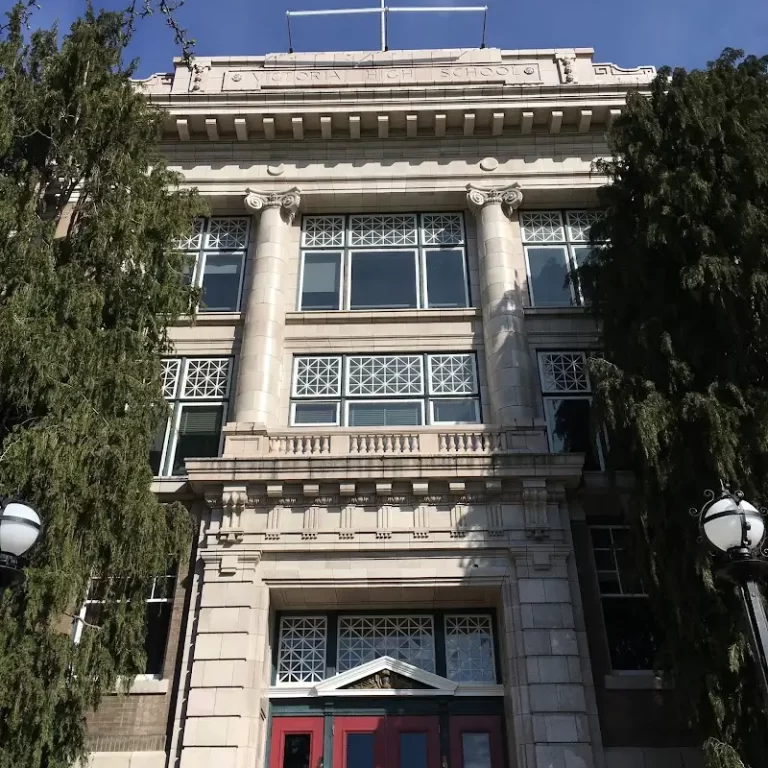 Victoria High School Program Victoria 1 1 768x768