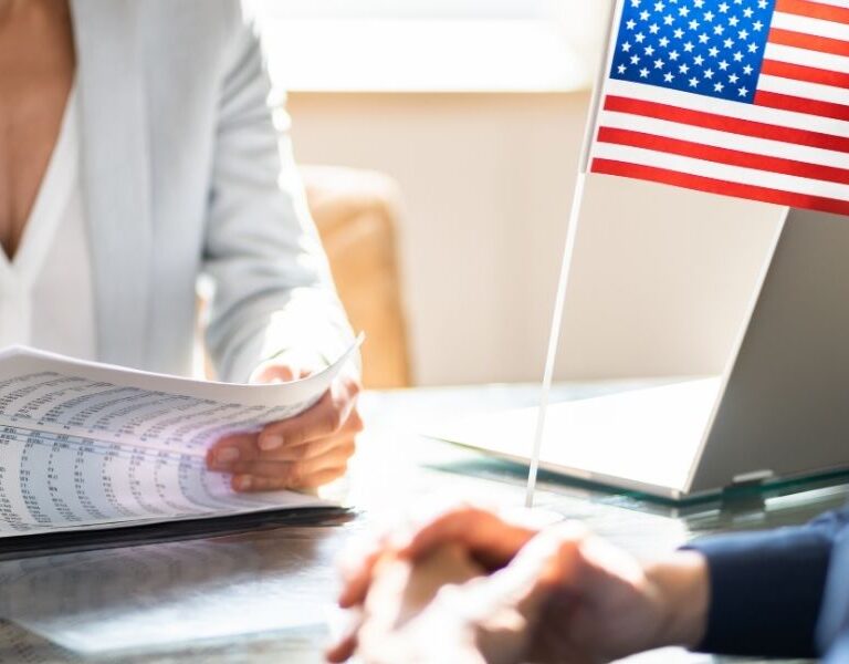 Estados Unidos suspende entrevistas para visas de estudiantes