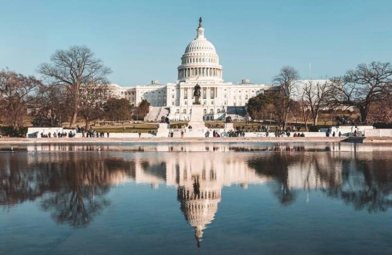 Embajada de EE. UU. en Colombia confirma requisito obligatorio sobre redes sociales para tramitar visa de estudiante