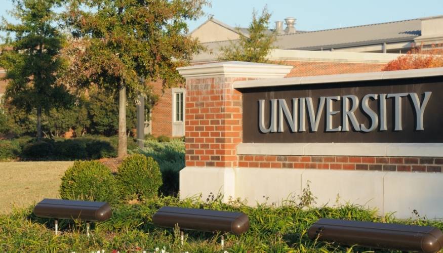 Universidades que dan becas a Colombianos