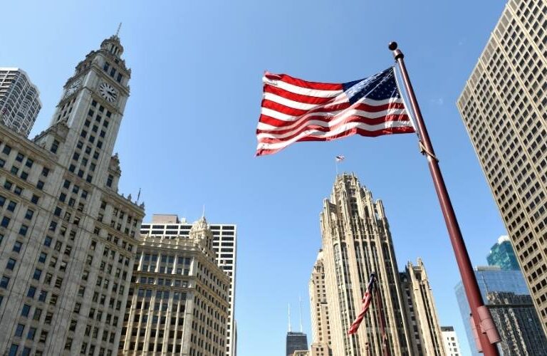 Solicitar una visa de trabajo en Estados Unidos en 2025: demoras, obstáculos y un sistema colapsado